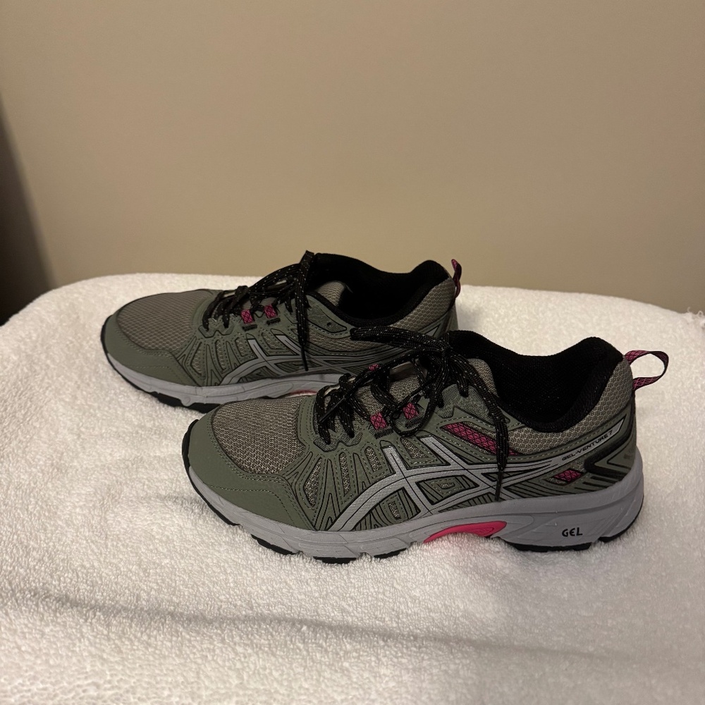 WOMEN'S ASICS - Picture 2 of 6